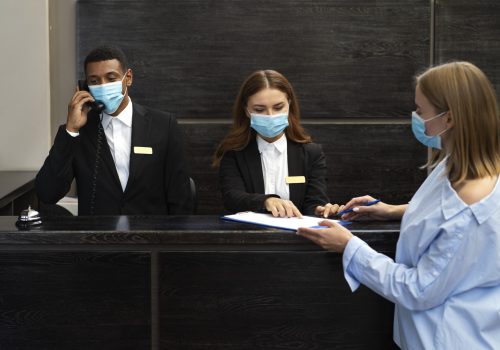 receptionists-elegant-suits-work-hours (1)